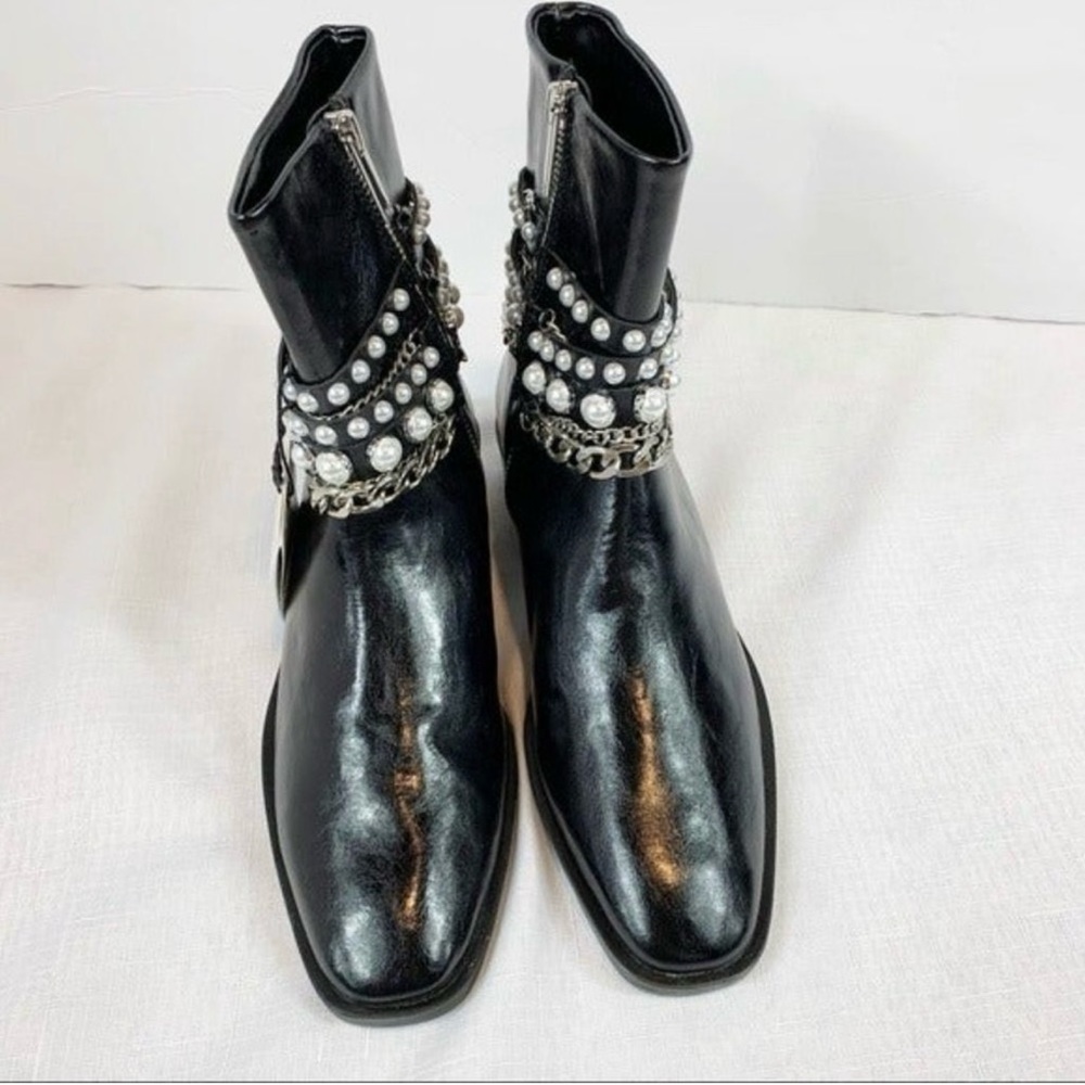 Zara Pearl Chain Black Low Block Heel Zip Bootie NWT Size 7.5 Blogger Favorite